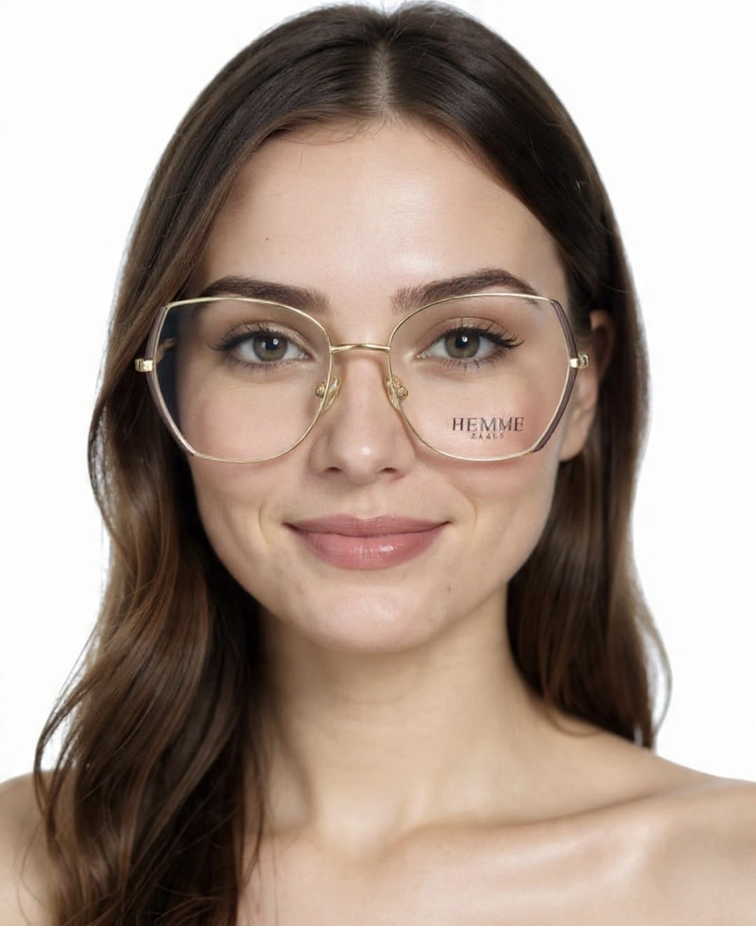 Modelo de lente óptico metálico dorado disponible en Óptica Caracol Talca